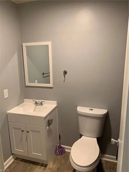 1st image of 103 Bassett Ave