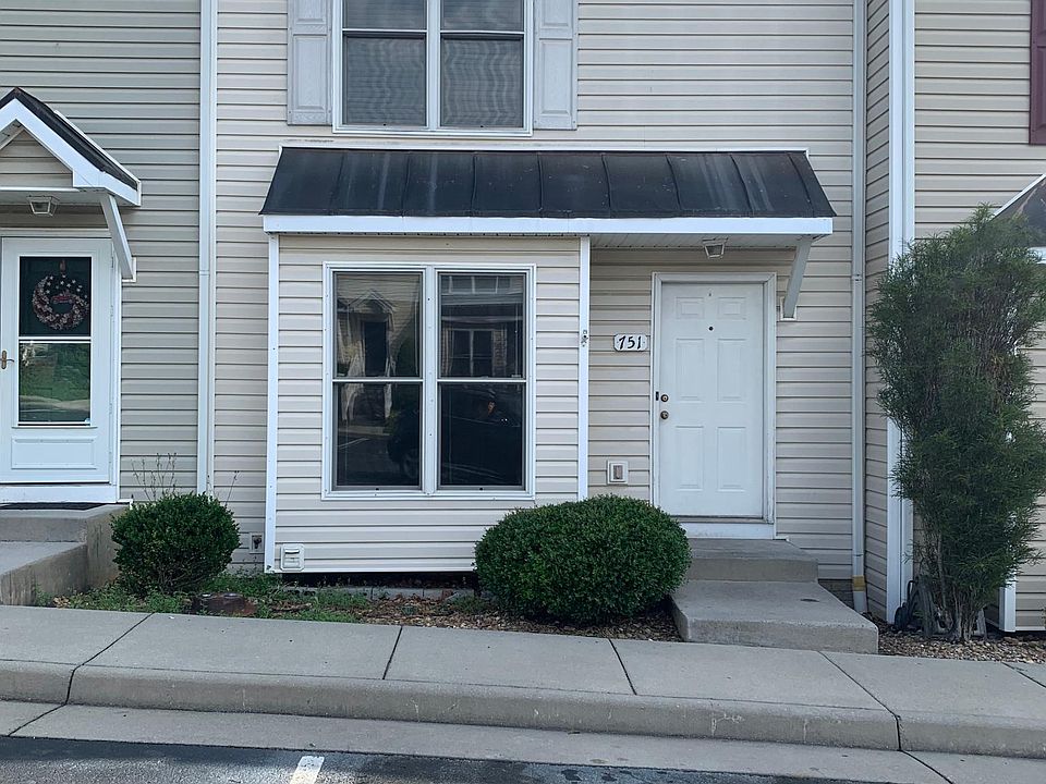 Plenty of parking right in front of the property