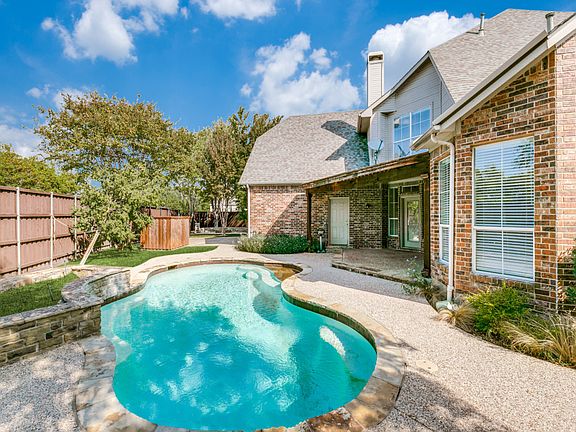 2nd image of 2721 Millwood Dr