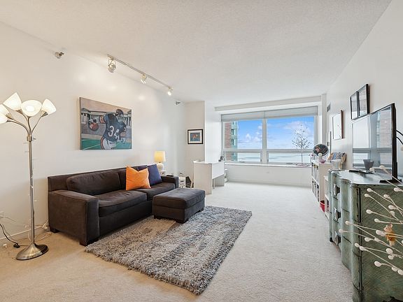 3rd image of 512 N McClurg Ct APT 3905