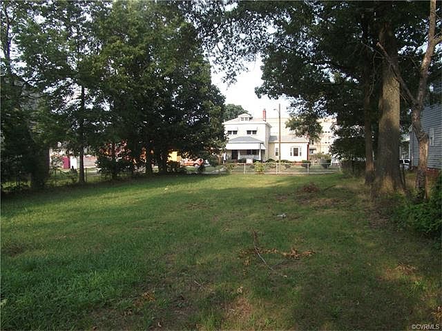 2nd image of 2916 Barton Ave
