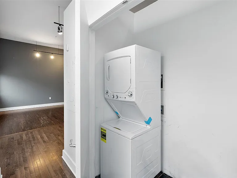 1312 Live Oak St #215 — Photo 23