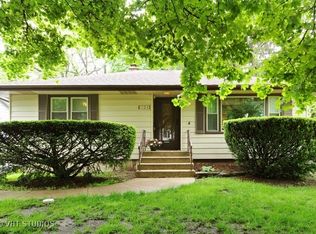 1104 N Webster St, Naperville, IL 60563