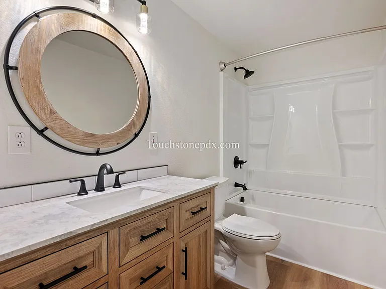 20160 Quinalt Dr — Photo 22