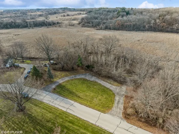 17N890 Mary Ln, Gilberts, IL 60136