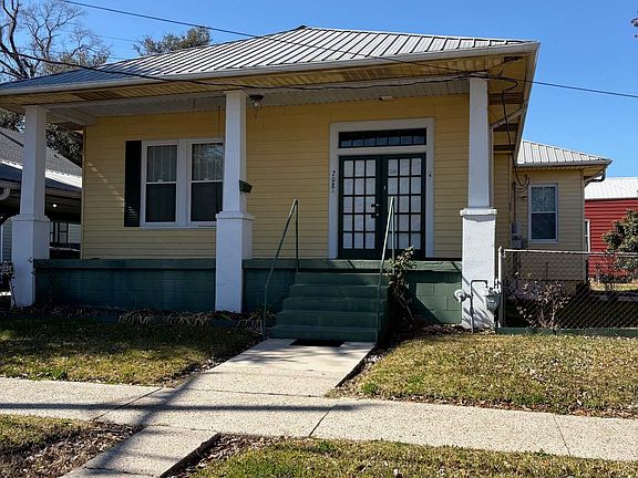 3rd image of 208 Saint Patrick St