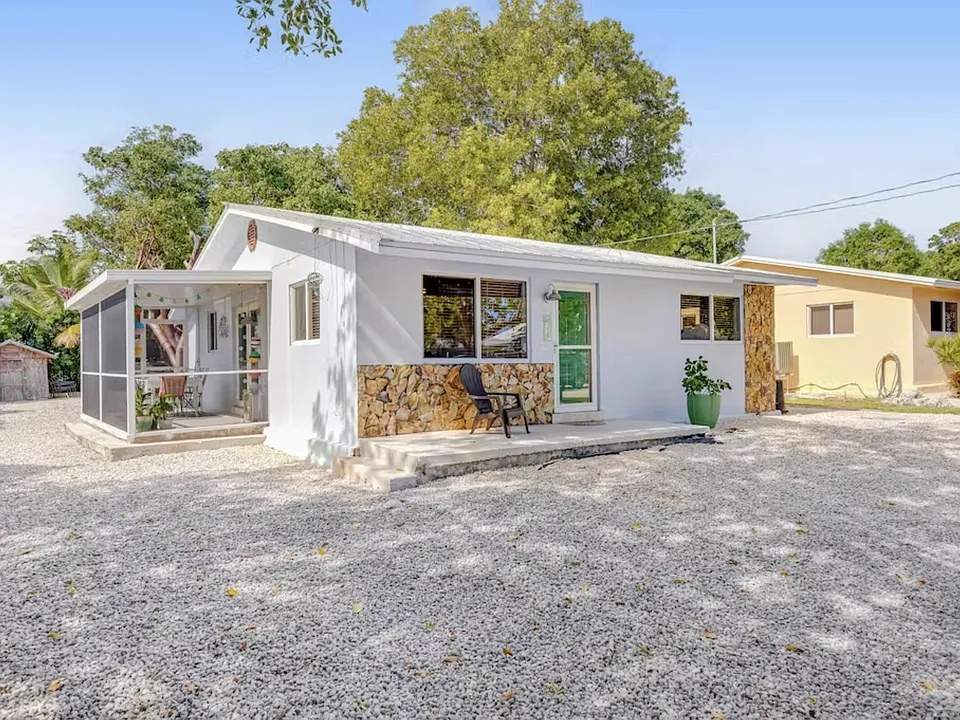 18 Drury Dr
