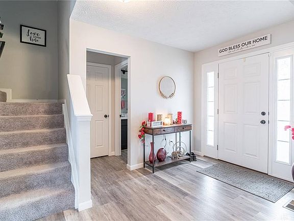 4th image of 3015 White Ash Dr