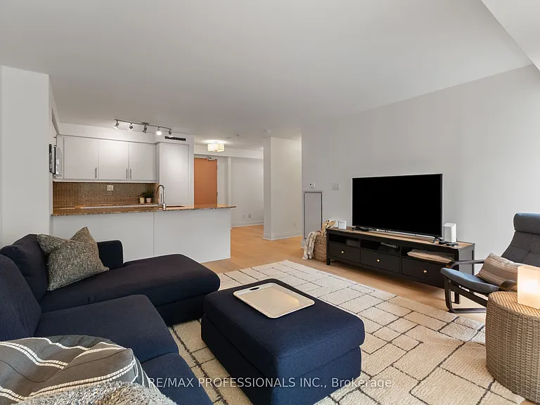 1 Bedford Rd #515 — Photo 23