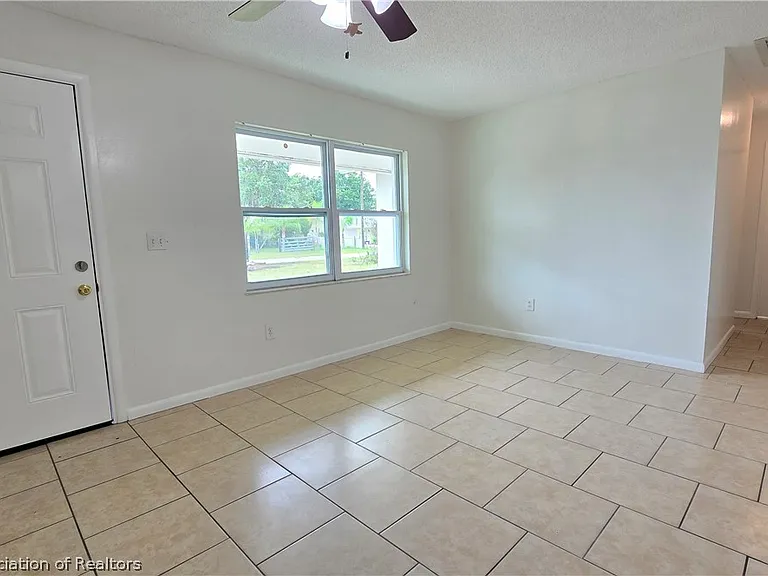 1552 Cedarbrook St — Photo 11