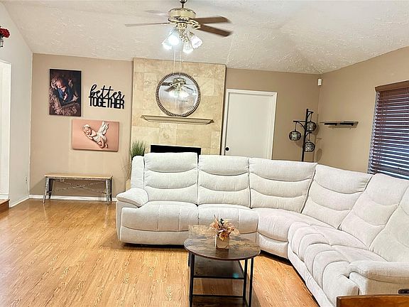 3rd image of 706 Leicester Ln