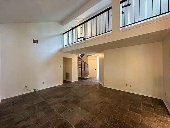 5th image of 2223 Greencove Ln