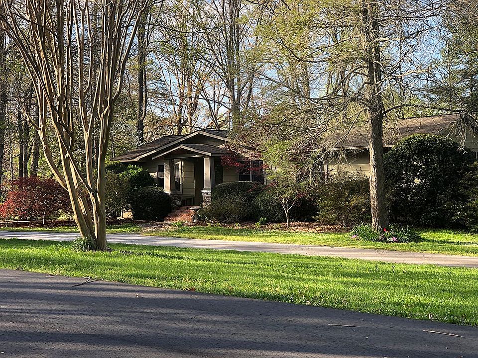2nd image of 510 Forest Rd