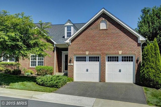 1st image of 202 Moonstone Dr
