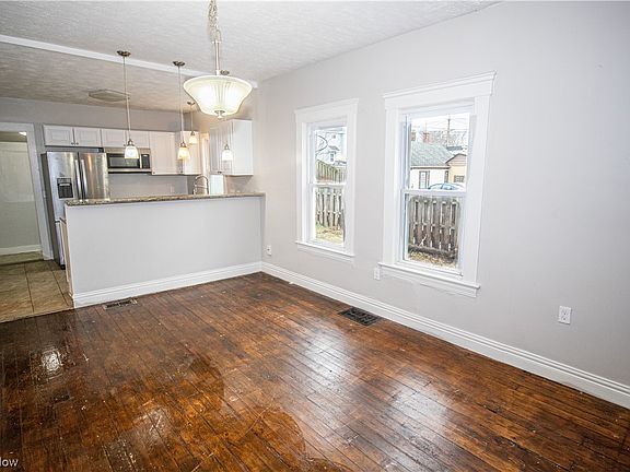 5th image of 3403 Saratoga Ave