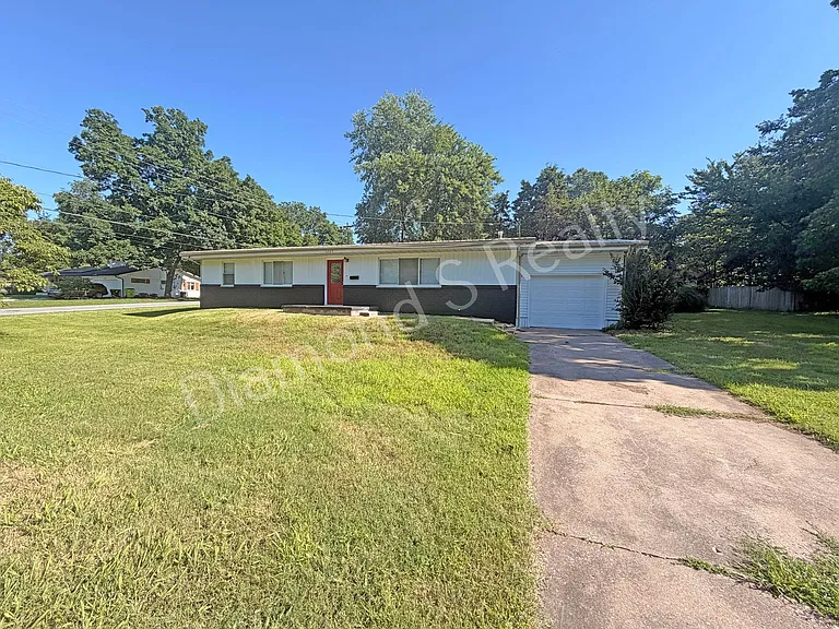 3209 E Gasconade St — Photo 2