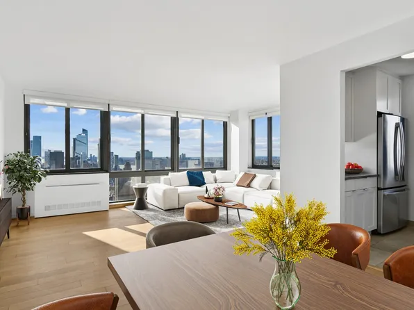 124 West 60th Street image 1 of 34