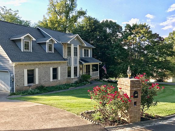 2nd image of 3633 Stoneridge Dr