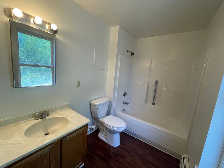17 Temple St #B — Photo 16