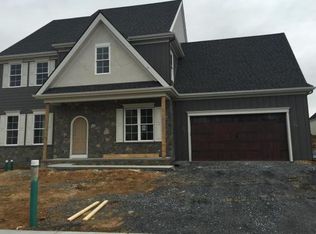 690 Warminster Ln, Lititz, PA 17543