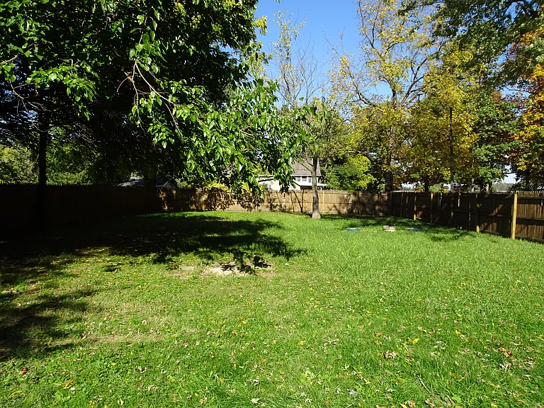 108 Center St — Photo 5