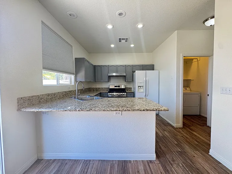 1078 Country Skies Ave — Photo 6