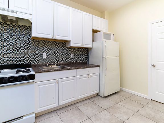 4th image of 1414 Vyse Ave