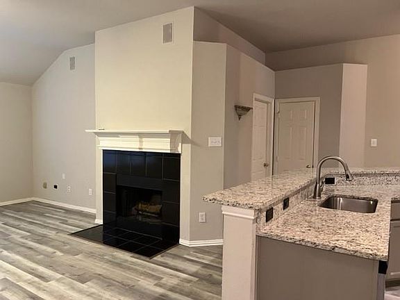 4th image of 3803 Rose Ct