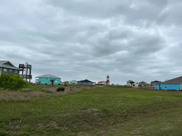 45 Northpointe Dr, Rockport, TX 78382