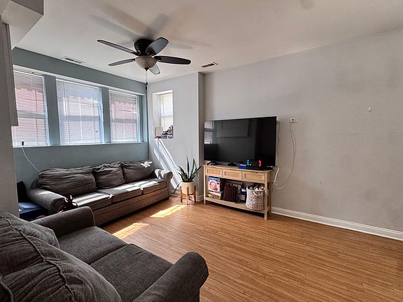 5th image of 4415 S Sawyer Ave #Bf