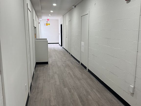 4th image of 31 S 5th Ave #8