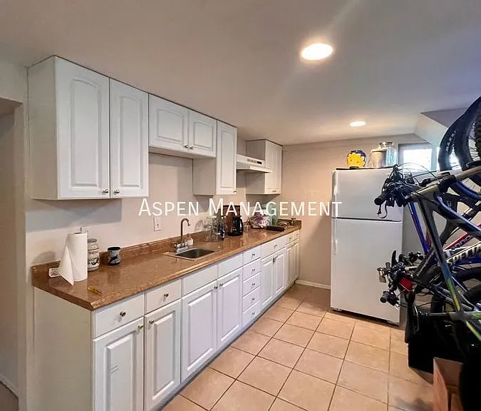 550 S 41st St — Photo 11