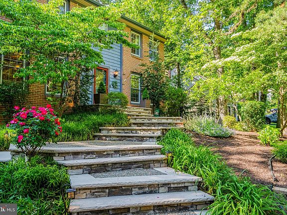 3rd image of 11 Chadwick Dr