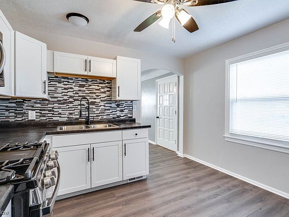 4th image of 4003 Wood Ave