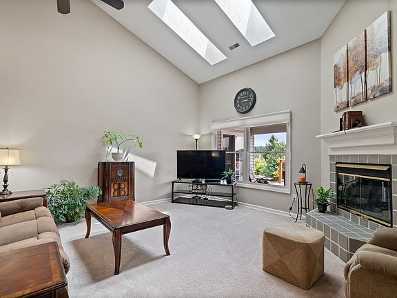 3rd image of 2085 Fahey Dr