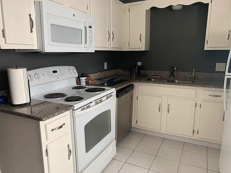 208 General Gardner Ave #103 — Photo 2
