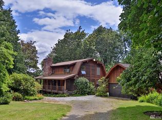 7246 Humphrey Rd, Clinton, WA 98236