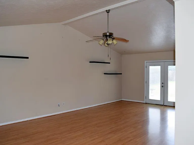 506 Willow Oak St — Photo 6