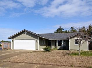 201 Park Village Ct, Florence, OR