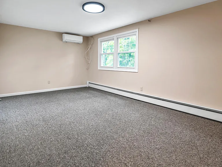 40 Seabrook Ln — Photo 13