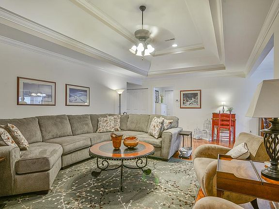 5th image of 79 Hiddenbrook Ln