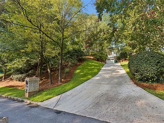 5th image of 774 Briar Park Ct NE
