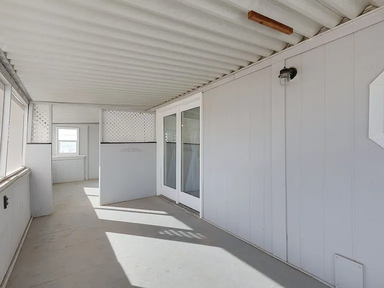 755 W Dewey Ave — Photo 18