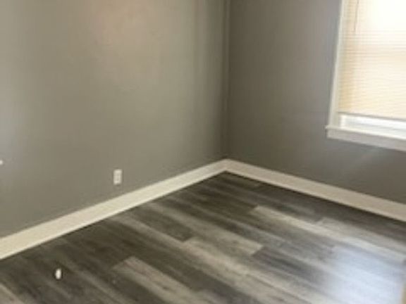 3rd image of 9262 Ward St