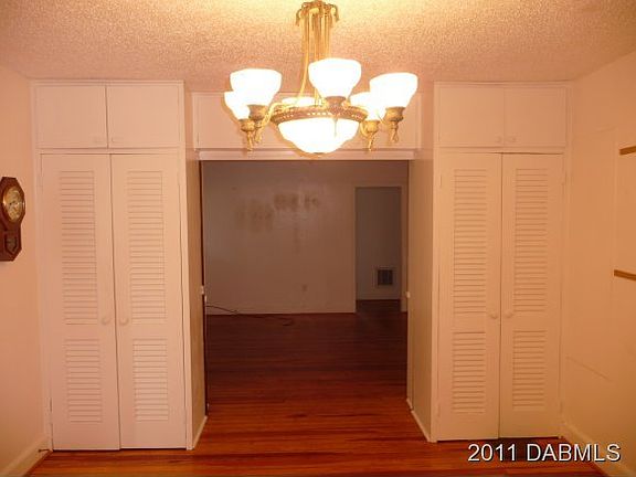 5th image of 215 Bellevue Ave
