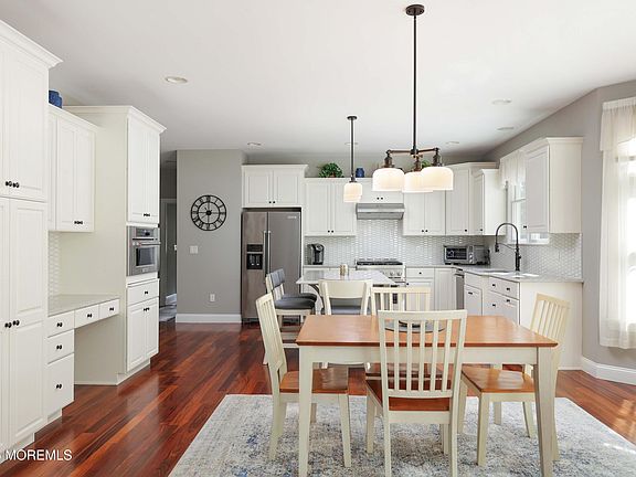 5th image of 4 Catalina Avenue