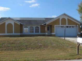 412 NE 17th Pl, Cape Coral, FL 33909