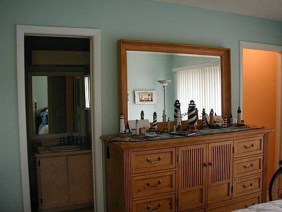 4th image of 17330 Birchwood Ln