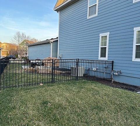 3rd image of 937 SW Ovation Dr