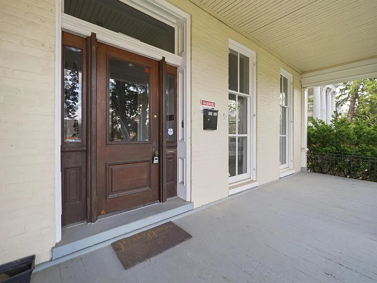 323 N Potomac St — Photo 3